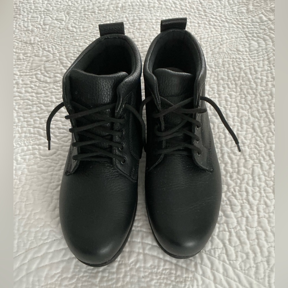 SAS Alpine Ankle Boots Black Leather Non Slip Bootie Size 9.5M